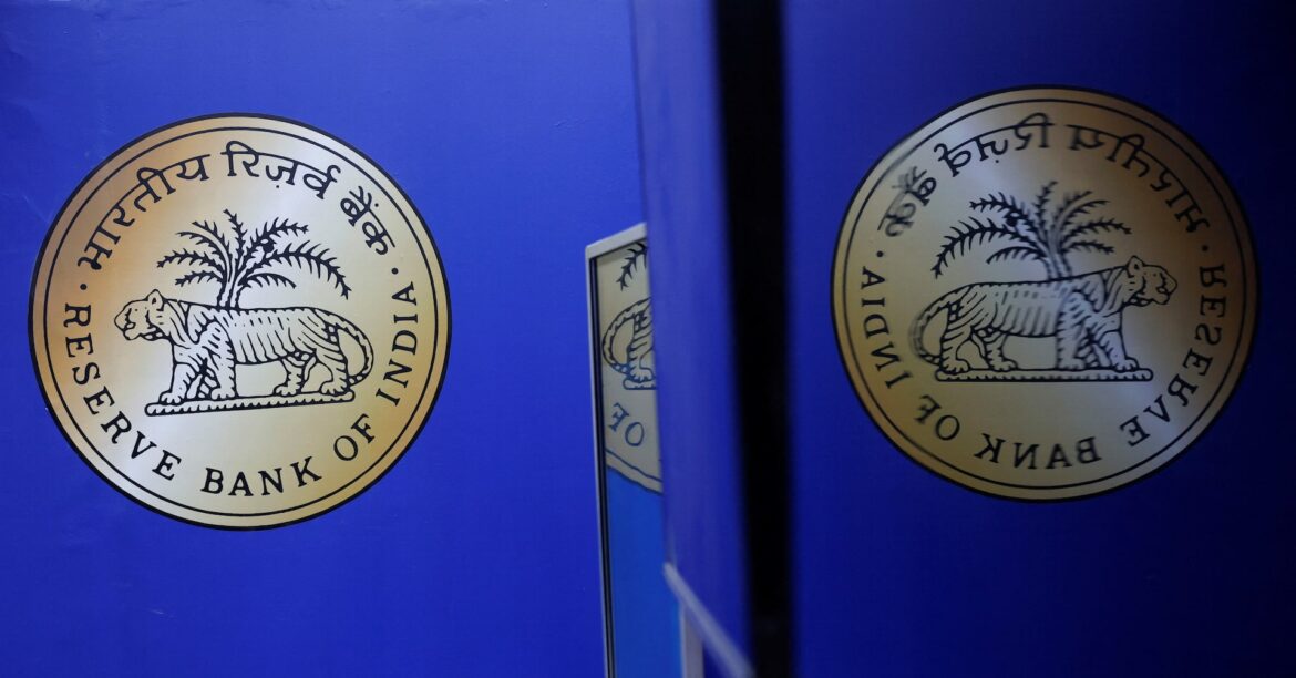 インド中銀が予想外の大幅利下げ、景気支援へ 預金準備率も下げ | ロイター インド中銀が予想外の大幅利下げ、景気支援へ 預金準備率も下げ | ロイター