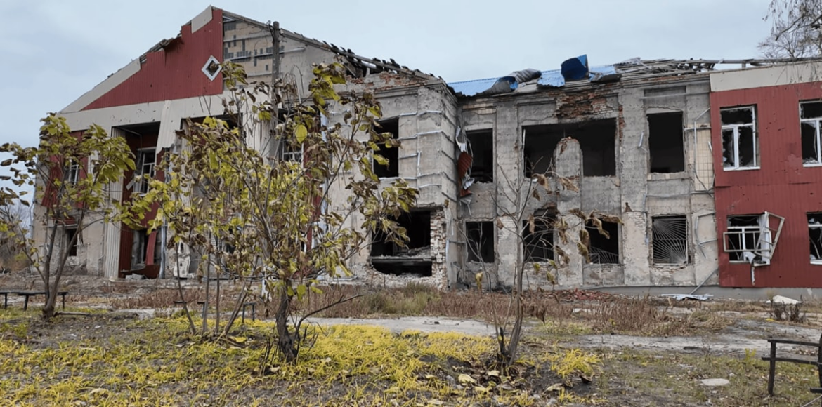 一度はロシアに占領され、ウクライナが奪い返した激戦地リマン、今も砲弾が降る廃虚の街にそれでも暮らす人々の思い(1/6) | JBpress (ジェイビープレス)