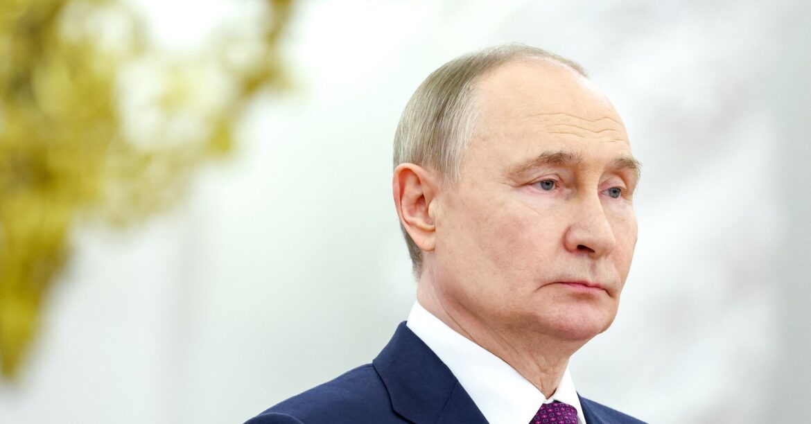 プーチン氏、官製通信アプリの開発承認 ワッツアップやテレグラムに対抗 | ロイター プーチン氏、官製通信アプリの開発承認 ワッツアップやテレグラムに対抗 | ロイター