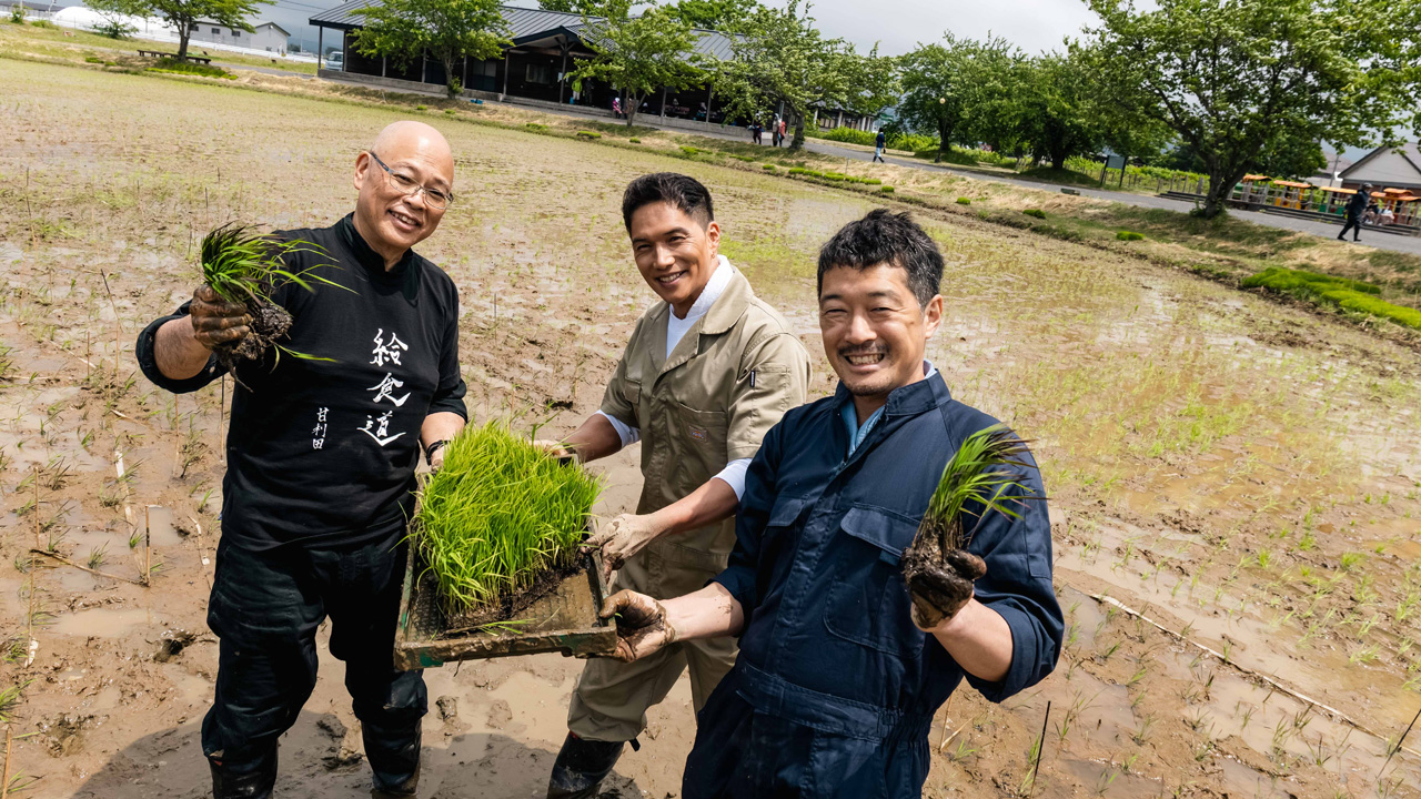 市原隼人 青森「弥生の里」にサプライズで田植え！『おいしい給食 炎の修学旅行』5