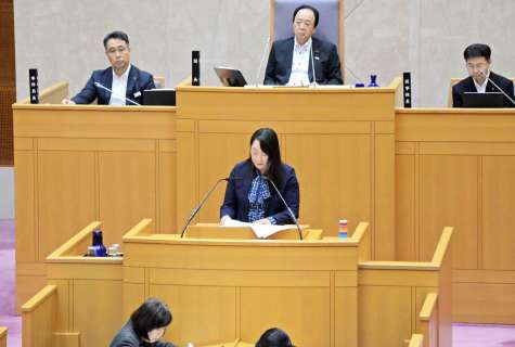 「言論の府」程遠く…鹿児島県の新体育館計画で設計予算をただした県議会 反対討論に自民議員がやじ、議場は終始ざわつく – 南日本新聞 「言論の府」程遠く…鹿児島県の新体育館計画で設計予算をただした県議会 反対討論に自民議員がやじ、議場は終始ざわつく - 南日本新聞