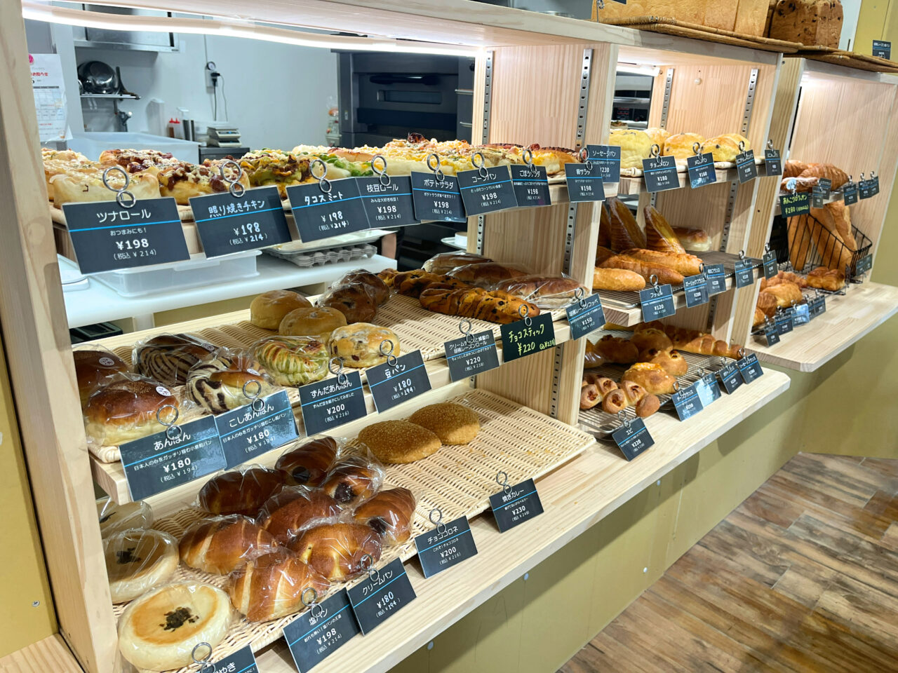 東京アルパカベーカリー　店内