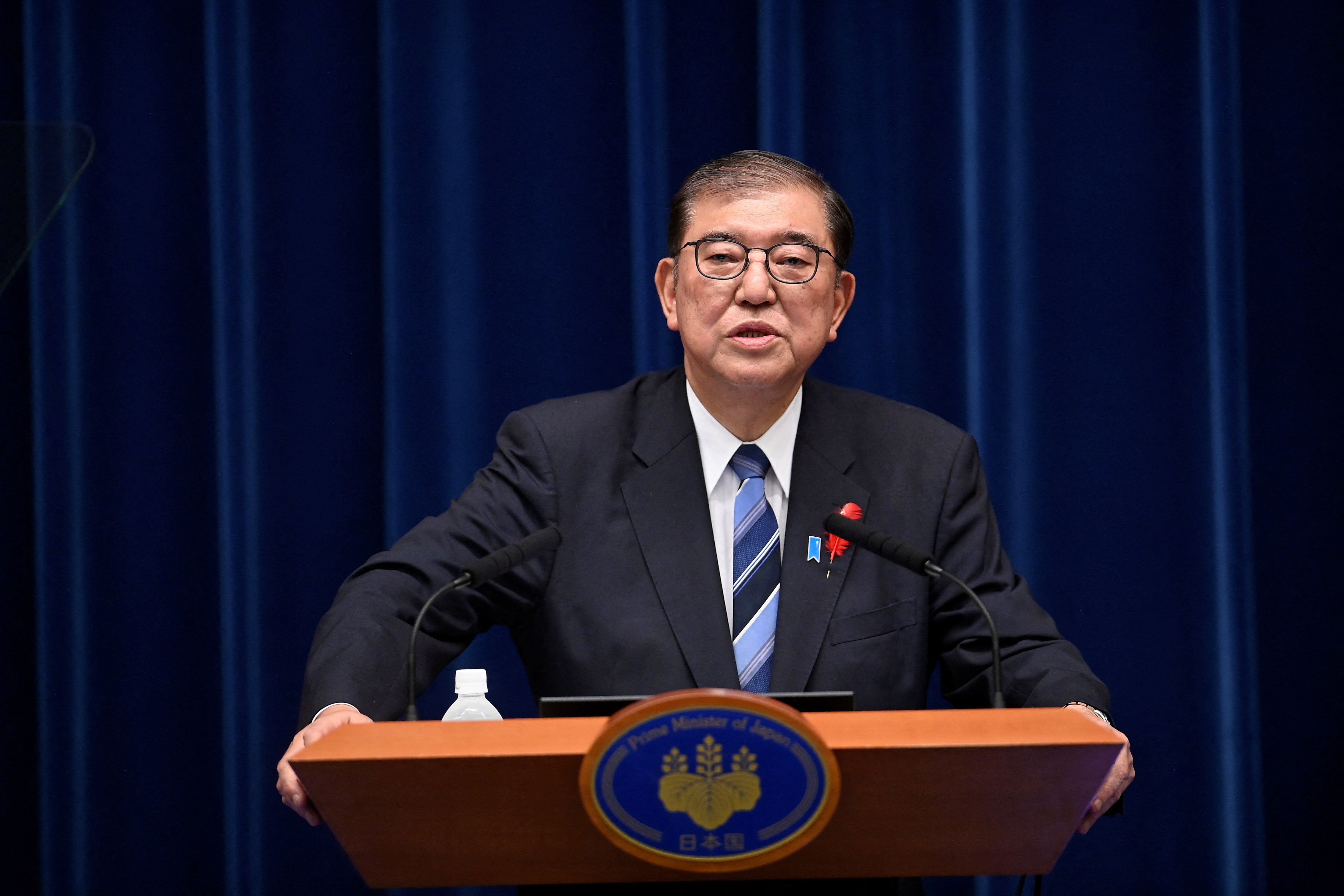 消費税は大切な財源、安定財源なしの無責任な減税できない＝石破首相