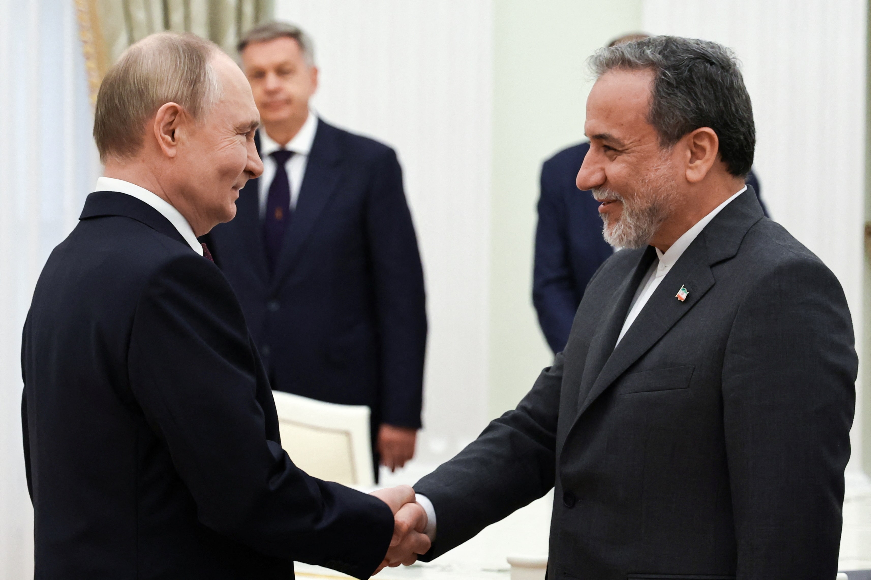 プーチン氏、米の攻撃「正当性なし」　イラン外相と会談