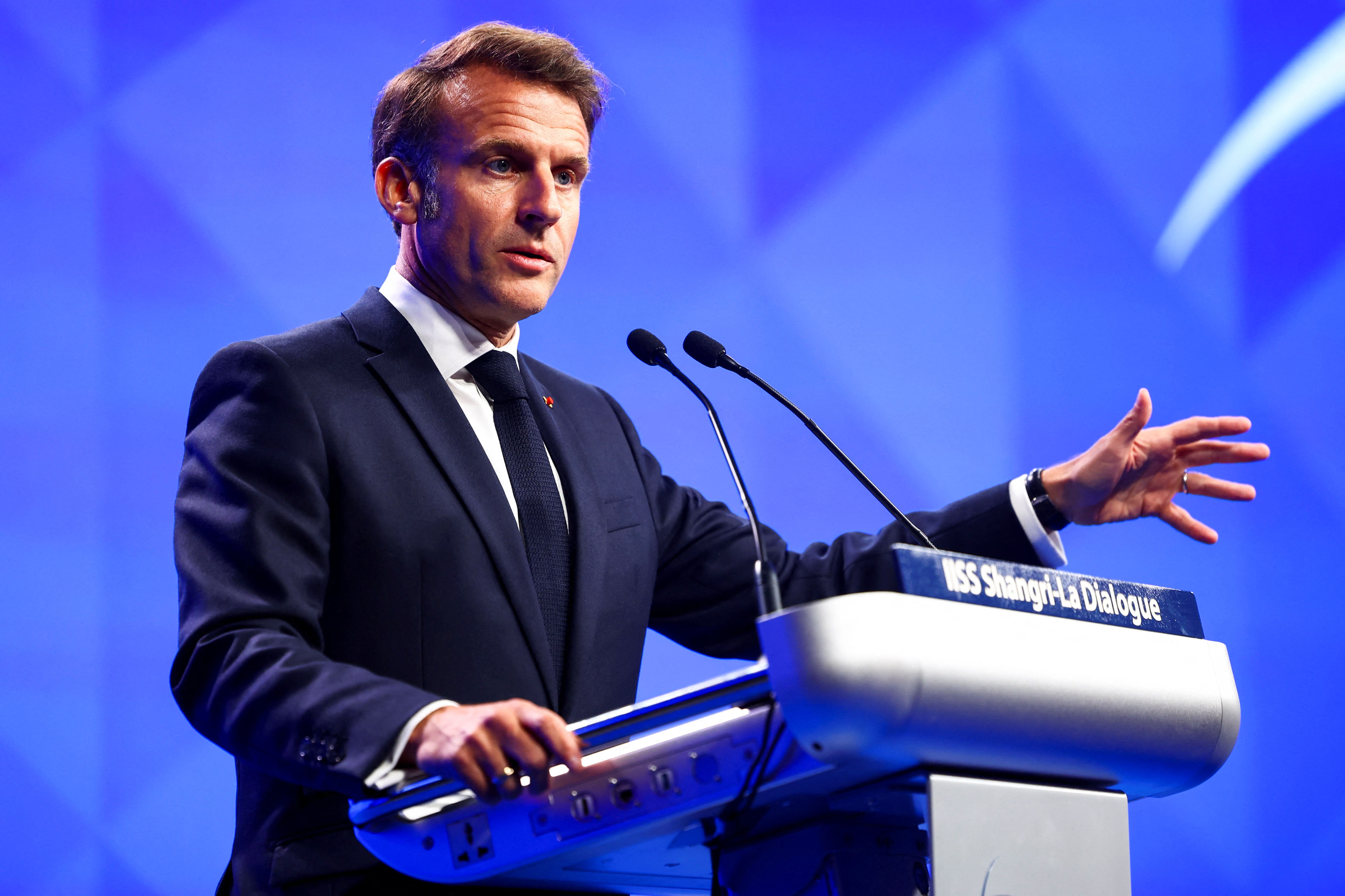仏大統領がウクライナ防衛と台湾問題絡め演説、中国は反発