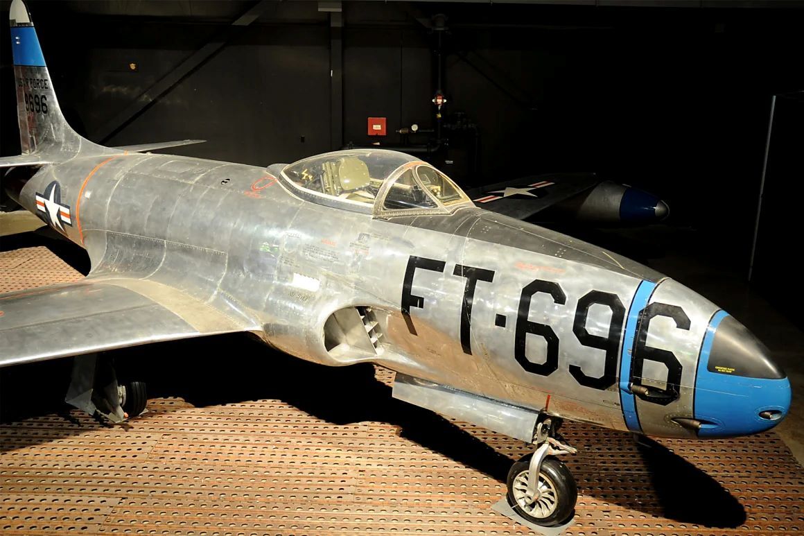国立米空軍博物館に展示された朝鮮戦争時代の戦闘機Ｆ８０「シューティングスター」/US Air Force