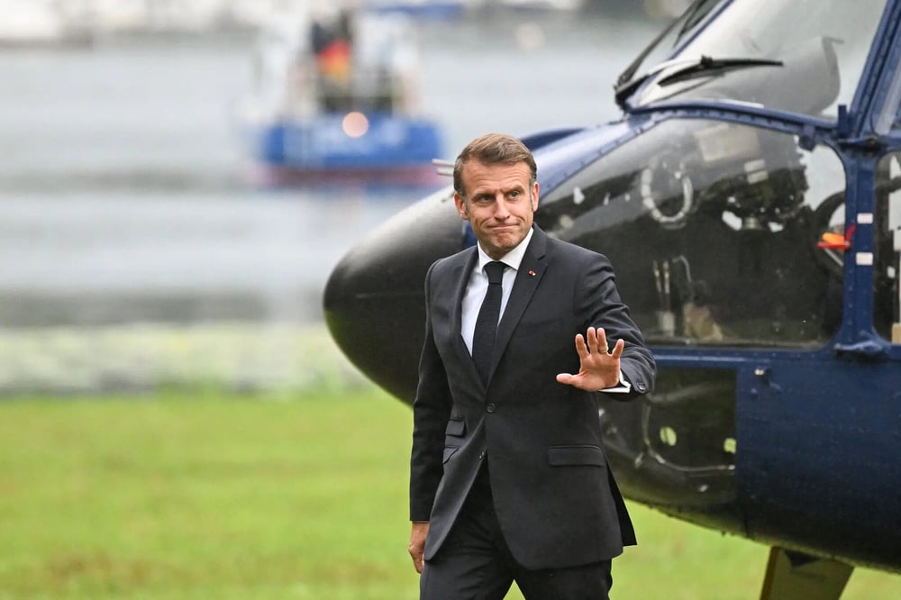 フランスのエマニュエル・マクロン大統領は、フランスの指導部によって批判されたEUと米国の貿易協定について沈黙を守っています。