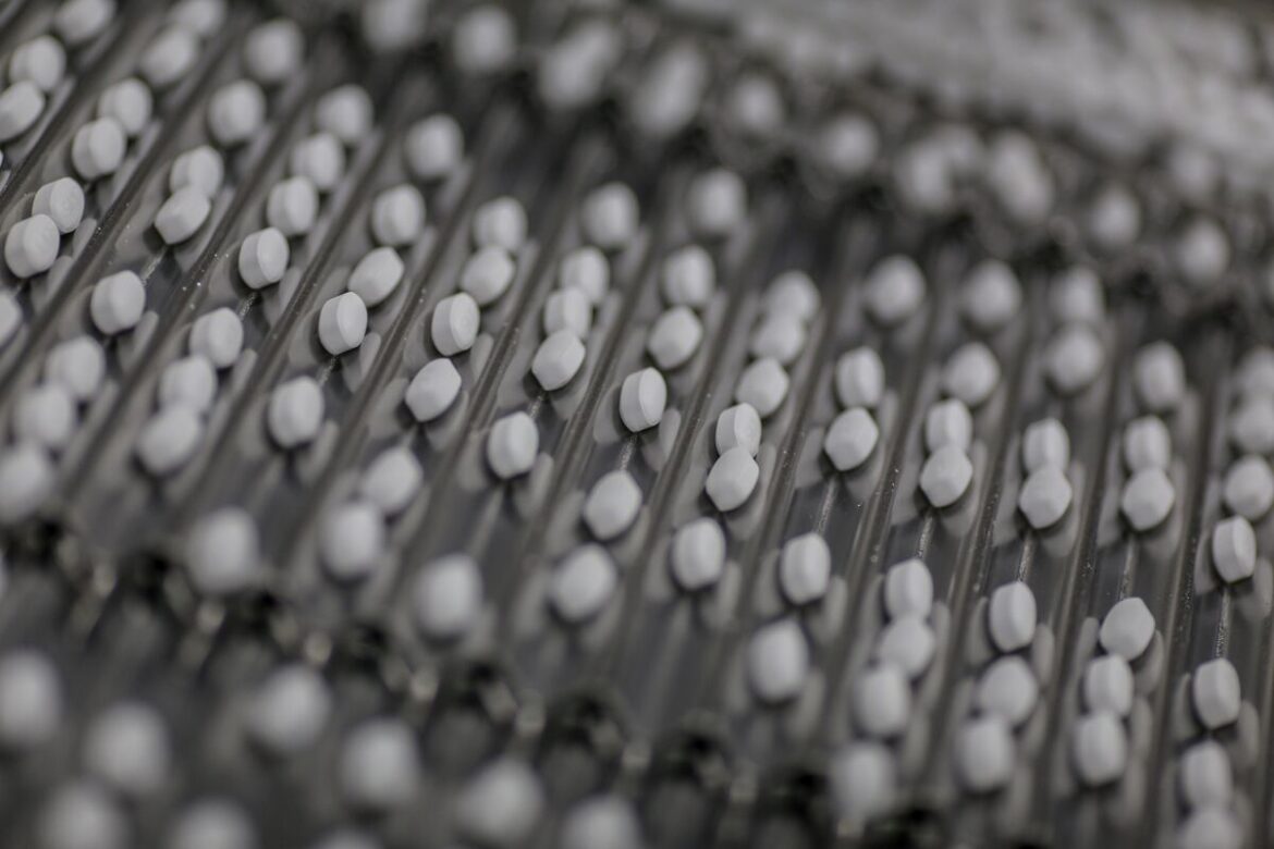 米国・スイス貿易合意案、医薬品関税巡る優遇措置を明記へ-関係者 – Bloomberg 米国・スイス貿易合意案、医薬品関税巡る優遇措置を明記へ-関係者 - Bloomberg