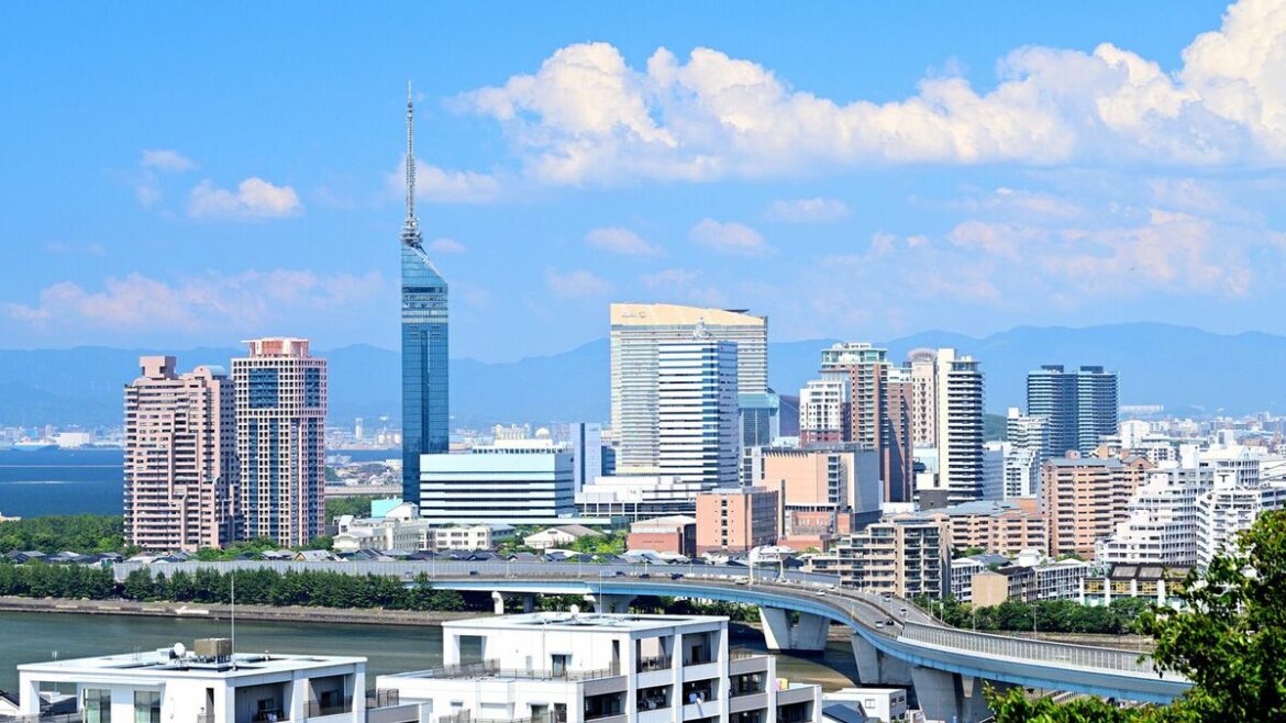 福岡「住みたい街ランキング2025」1位は博多、《初TOP10入り駅》も注目！ 再開発で進化する街の魅力とは？ | SUUMOジャーナル | 東洋経済オンライン