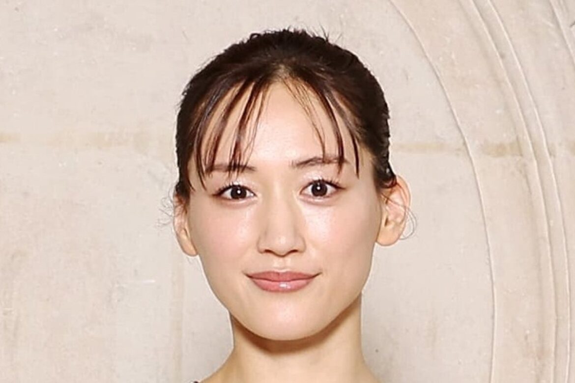 40歳・綾瀬はるか 夜のスペインでノリノリダンス！「なんでそんなにかわいいの」「天使」「天真爛漫すぎる」 動画にファンもメロメロ フォトブック「ハルカノイセカイ」第6弾！近年の旅行調査についても解説 | LIMO