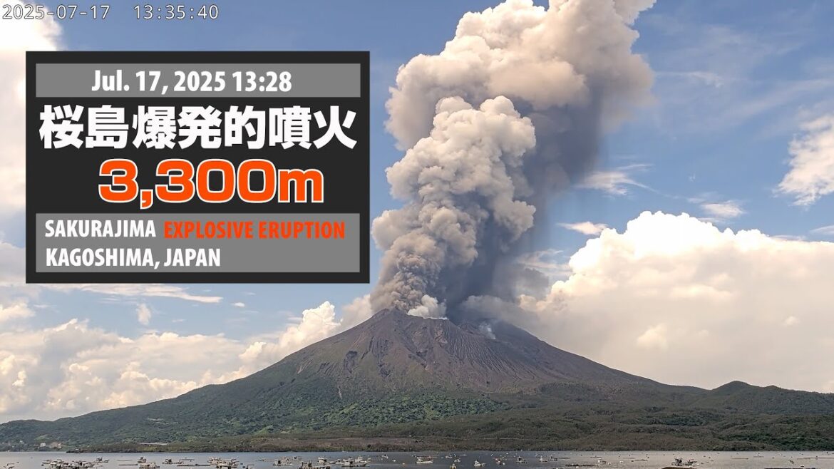 2025年7月17日 13:28 桜島 爆発的噴火 3300ｍ / Sakurajima Explosive Eruption