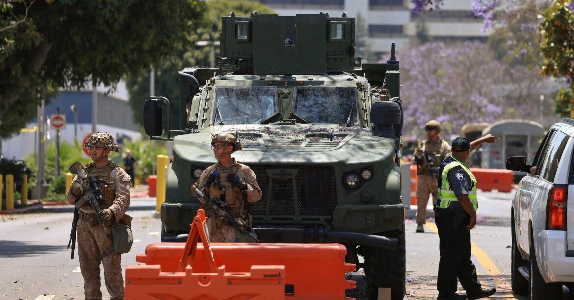 米海兵隊700人のロサンゼルス派遣終了、国防総省「安定戻った」 | ロイター 米海兵隊700人のロサンゼルス派遣終了、国防総省「安定戻った」 | ロイター