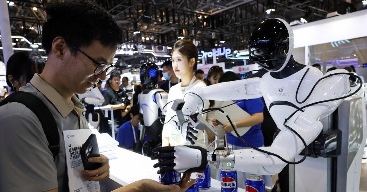 中国ＡＩ企業、アライアンス結成　新製品も披露　上海の世界大会 | ロイター