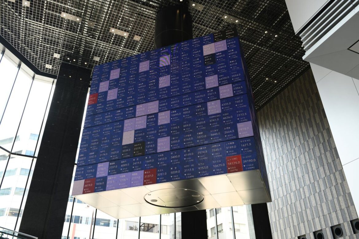 日本株は下落、米景気敏感株安や米金融政策見極め-輸出など広く安い – Bloomberg 日本株は下落、米景気敏感株安や米金融政策見極め-輸出など広く安い - Bloomberg