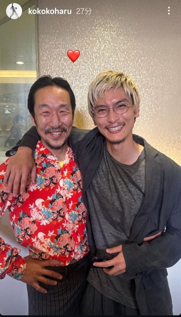 義父は田原俊彦…パパになった高良健吾 最新ルックス騒然「うわ~」「ヒゲ」ワイルドに変ぼう「カッコいい」 – スポーツ報知 映画「海辺へ行く道」で共演した菅原小春のインスタグラム(@kokokoharu)のストーリーズより