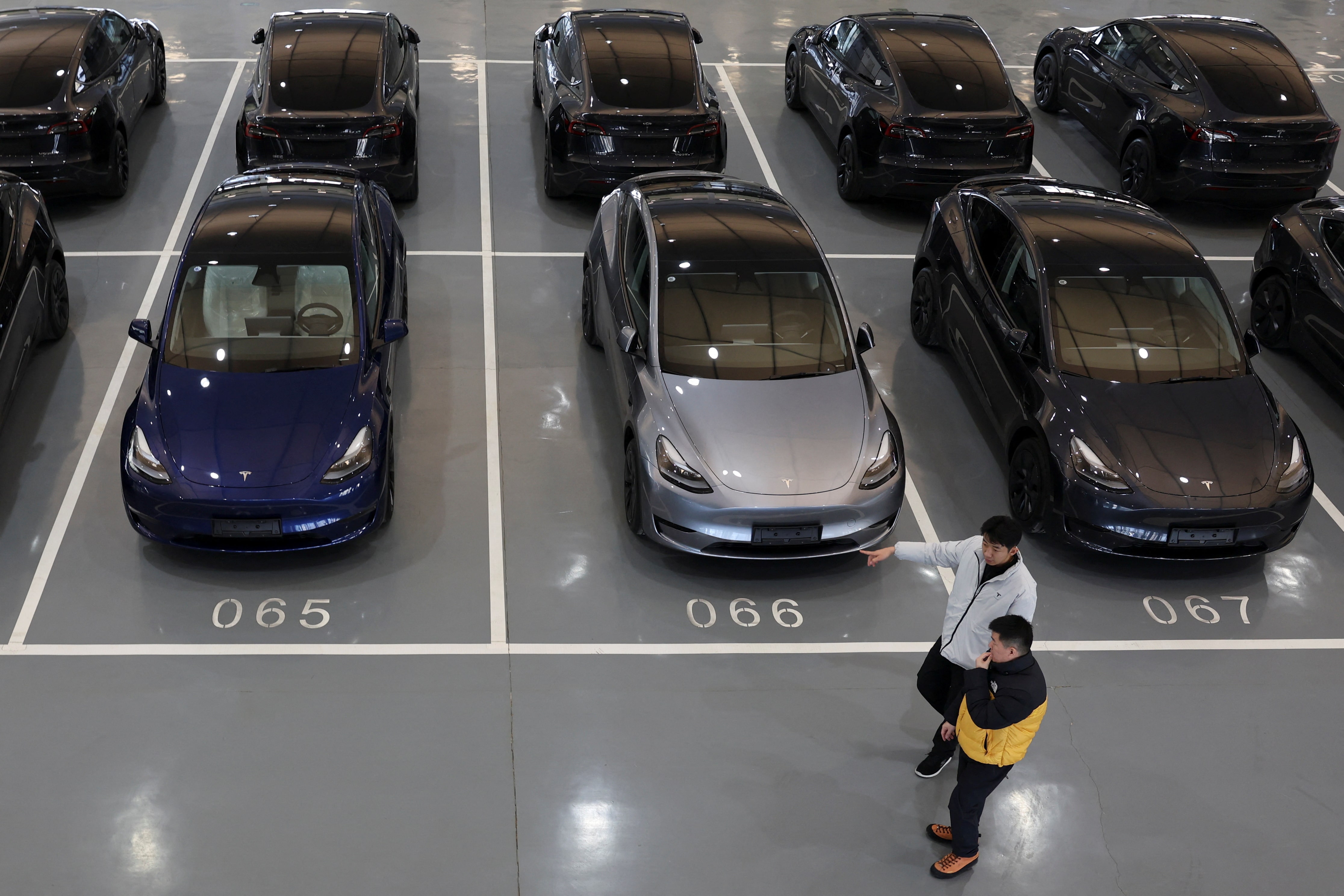 テスラ、中国の運転支援システム試験で最高点　地元勢上回る