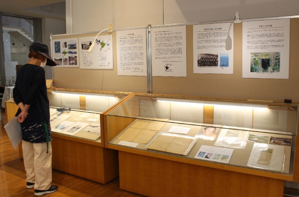 津久見市民図書館で企画展「戦争の記録から学ぶ平和の尊さ」　保戸島空襲の資料など展示 - 大分のニュースなら 大分合同新聞プレミアムオンライン Gate