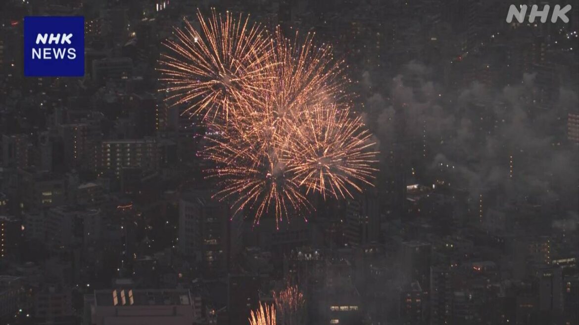 隅田川花火大会 2万発余が夜空を彩る | NHK | 東京都