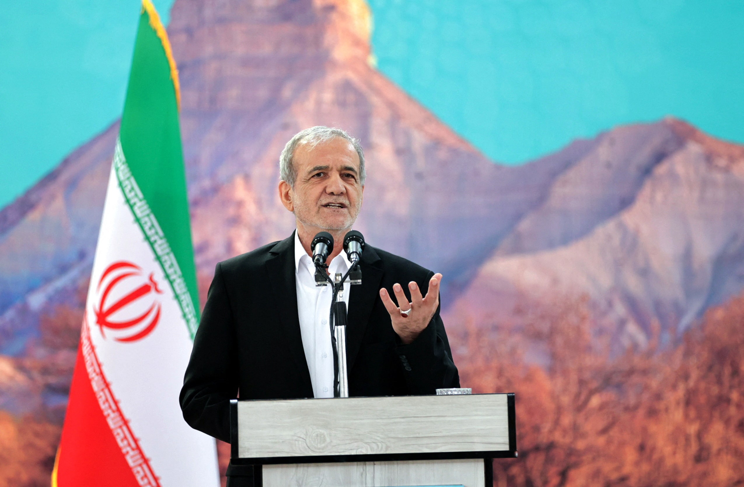 イラン大統領、ＩＡＥＡ協力停止法を施行　先月に議会通過済み