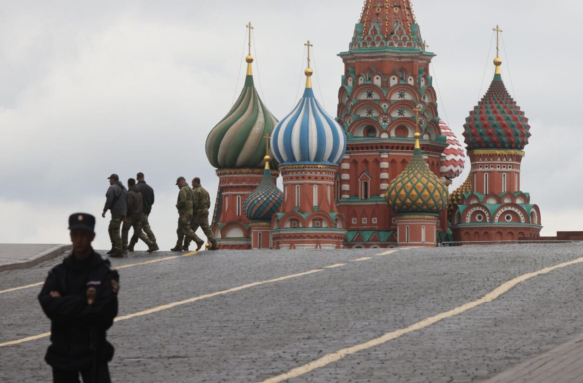 ウクライナは3回連続の夜のドローンでモスクワを攻撃します、とロシアの当局者は言います