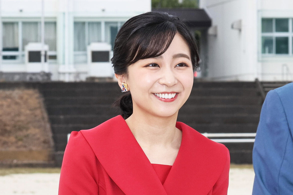 「佳子さまの水着姿」「佳子さまダンス」…拡散する生成AI“ディープフェイク”に宮内庁は「必要に応じて警察庁を始めとする関係省庁等と対応を行う」 – NEWSポストセブン 生成AIを用いた佳子さまの動画が拡散されている(時事通信フォト)