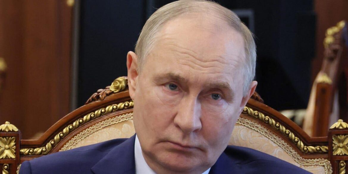 ロシアの人口危機は非常に悲惨であり、2030年までに1,100万人の労働不足を見つめている、と大臣はプーチンに語った