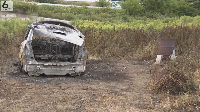 【速報】河川敷で車とドラム缶が燃える火災　性別不明の１人の遺体見つかる　京都・福知山市