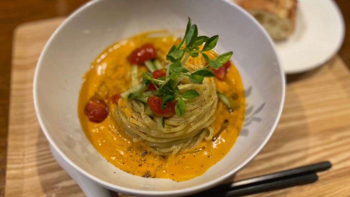 【名古屋市東区】スペイン気分で夏バテ知らず！「まぜそば ハヤバン」の期間限定“ガスパチョのまぜそば”（フクザワマキコ） - エキスパート - Yahoo!ニュース