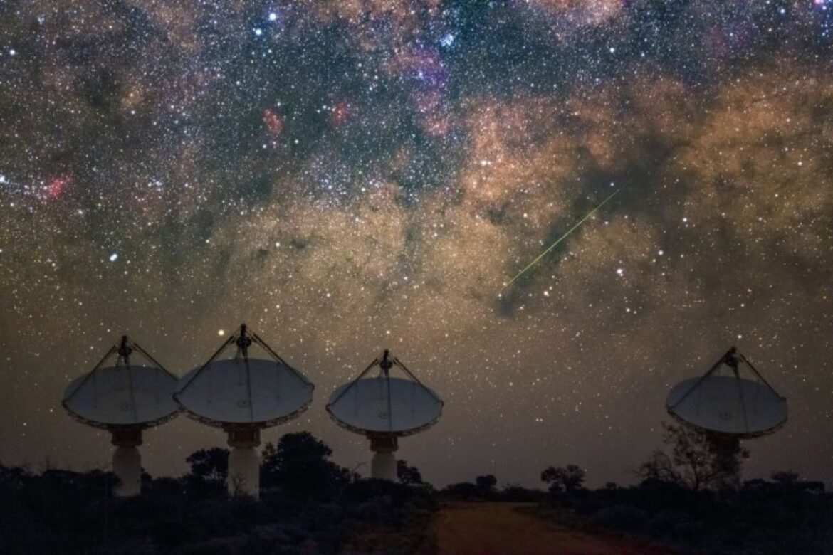 ６０年近く動作していなかった人工衛星から強力な電波信号、天文学者を悩ませる(1/2) - CNN.co.jp