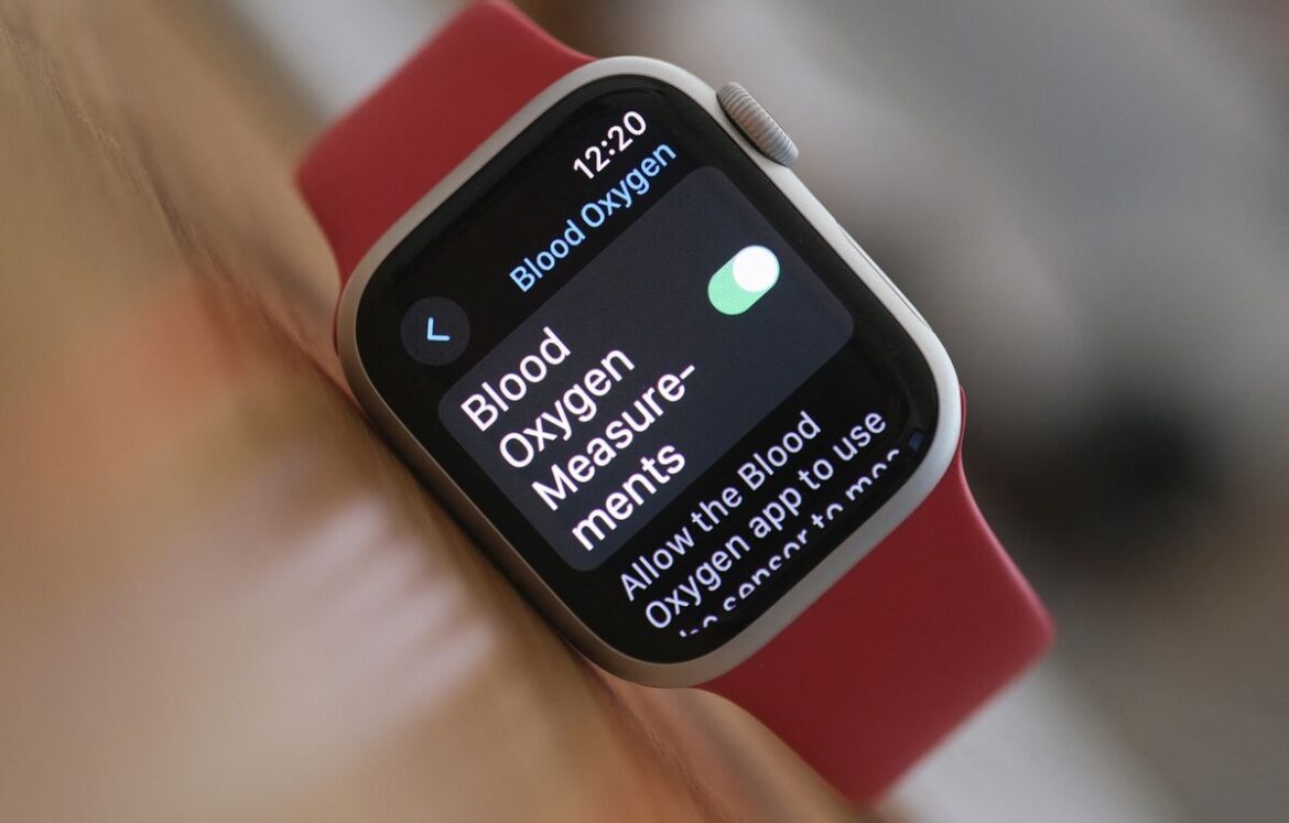 Apple Watchの血中酸素計測、米で復活-iPhone経由方式で係争決着 - Bloomberg