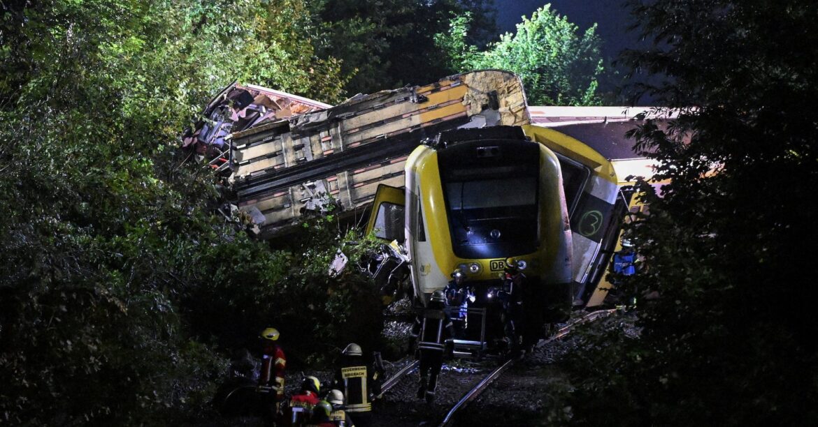 ドイツ南西部で列車脱線、3人死亡　原因調査中と警察 | ロイター