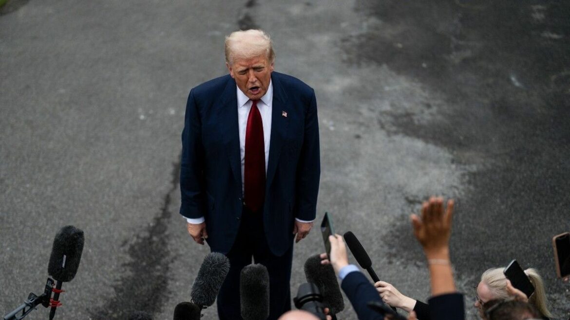 雇用統計が｢不正に操作｣と言い張るトランプの愚。統計をいじったギリシャ、アルゼンチンの末路 | The New York Times
