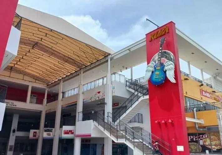 沖縄市の音市場さん外観
