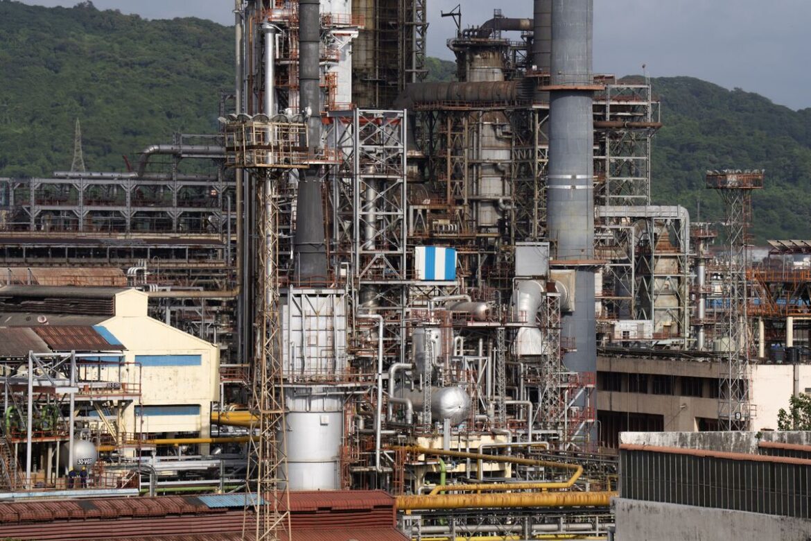 インド、米ロ首脳会談前に原油調達先多角化急ぐ-2次関税を懸念 – Bloomberg インド、米ロ首脳会談前に原油調達先多角化急ぐ-2次関税を懸念 - Bloomberg