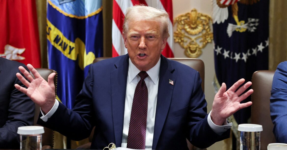 トランプ氏「米大学は中国人留学生なしでは苦戦」、支持層から反発受け | ロイター トランプ氏「米大学は中国人留学生なしでは苦戦」、支持層から反発受け | ロイター