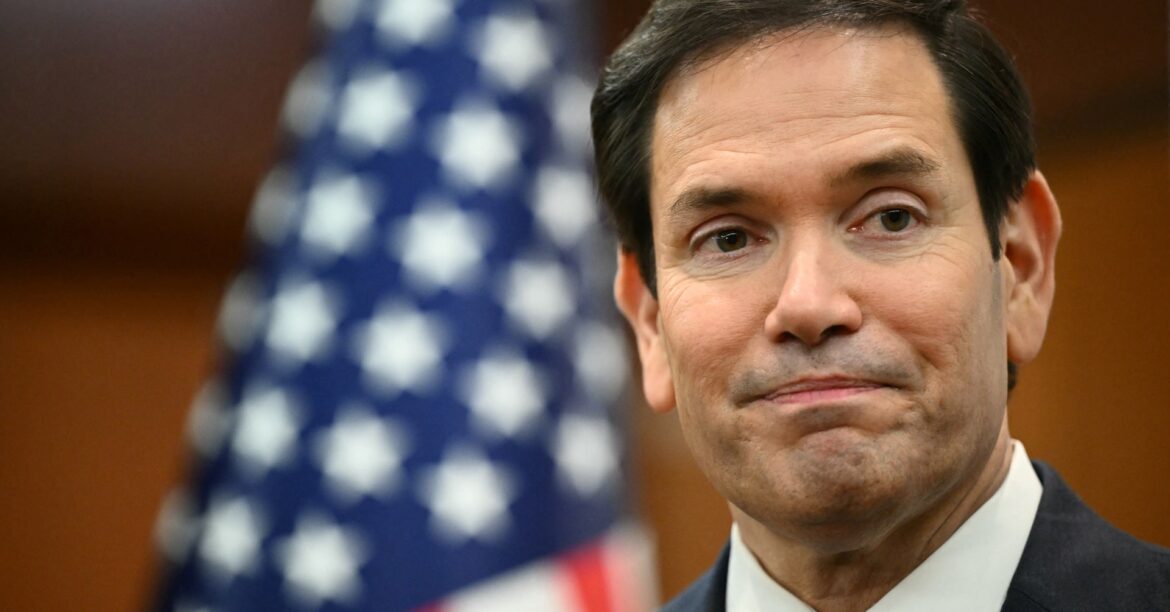 米国務長官、英仏独のイラン制裁復活に向けた動きを歓迎 | ロイター