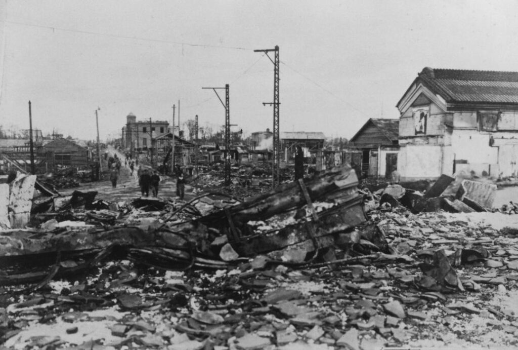 終戦80年 15日「節目」 茨城県の戦後生まれ 9割に 記憶の継承、難しく 各地で式典、思い新た（茨城新聞クロスアイ） - Yahoo!ニュース - Yahoo!ニュース