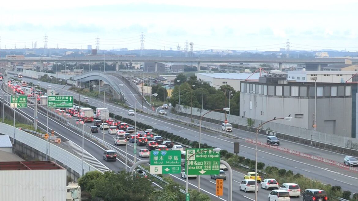お盆休み終盤…各地の高速道路などUターンラッシュで混雑 東北道や関越道で19キロの渋滞 中央道では夜にかけて最大30キロ渋滞予測(FNNプライムオンライン(フジテレビ系)) – Yahoo!ニュース お盆休み終盤…各地の高速道路などUターンラッシュで混雑 東北道や関越道で19キロの渋滞 中央道では夜にかけて最大30キロ渋滞予測(FNNプライムオンライン(フジテレビ系)) - Yahoo!ニュース