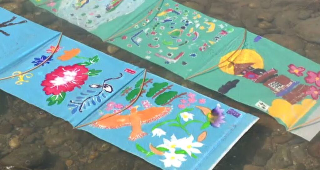 金沢の小学生が「友禅流し」を体験 伝統工芸に親しむ（MRO北陸放送） - Yahoo!ニュース