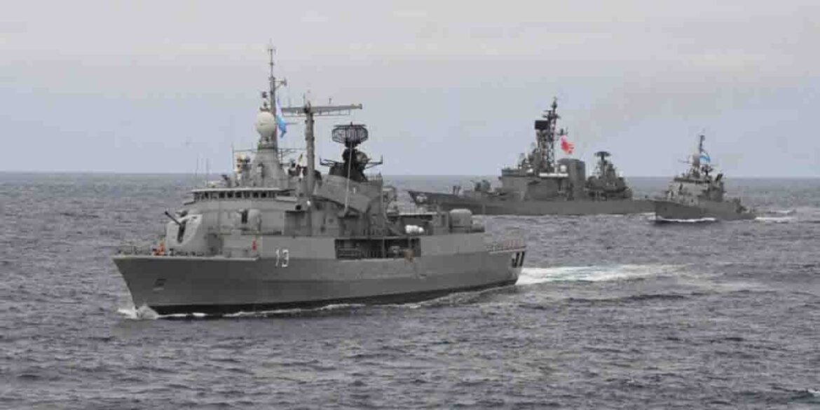 練習艦かしま・しまかぜ、アルゼンチン海軍駆逐艦「サランディ」、コルベット「ロザレス」と親善訓練を実施 | フネコ - Funeco