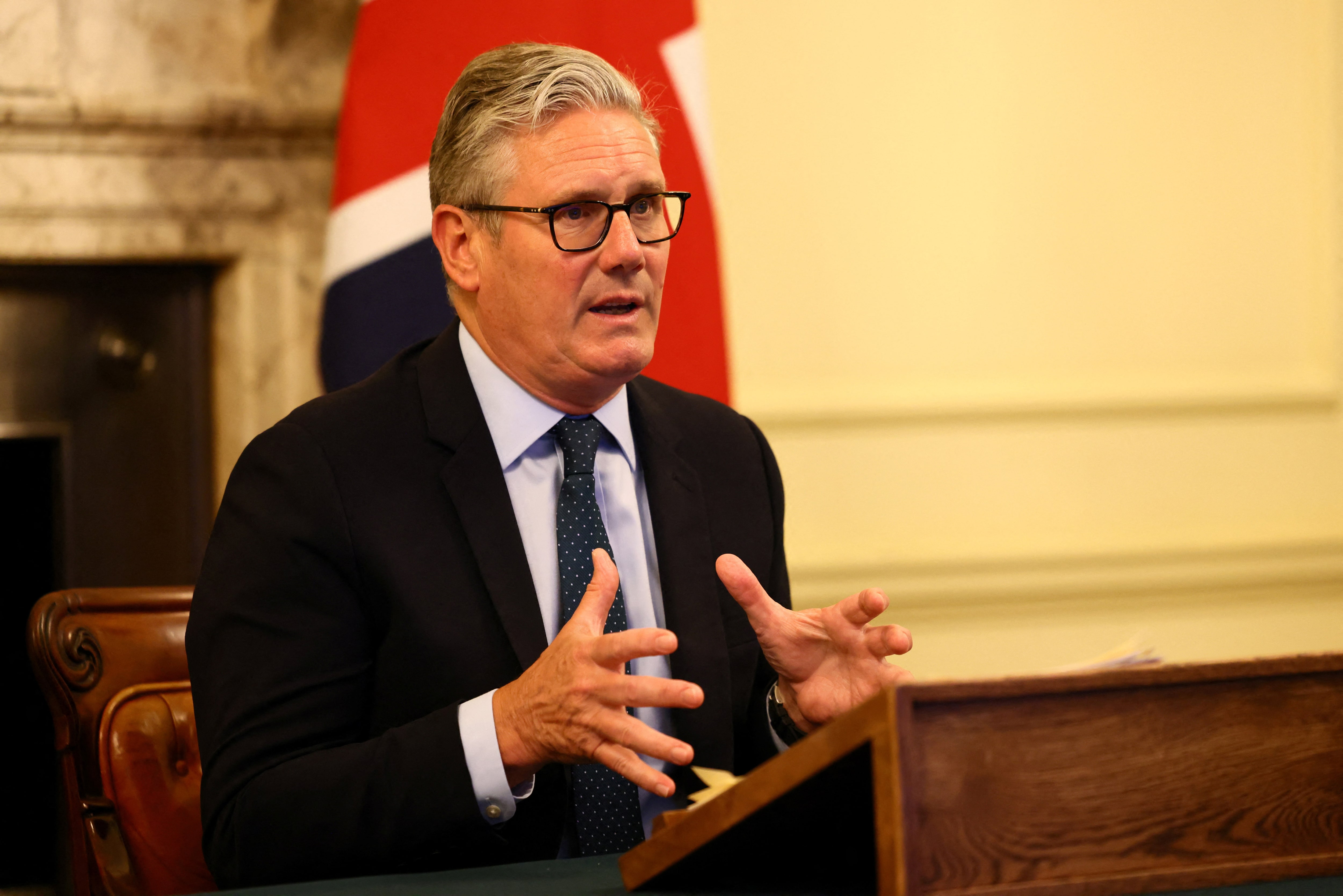 英国の難民申請が過去最高、首相は新たな批判に直面