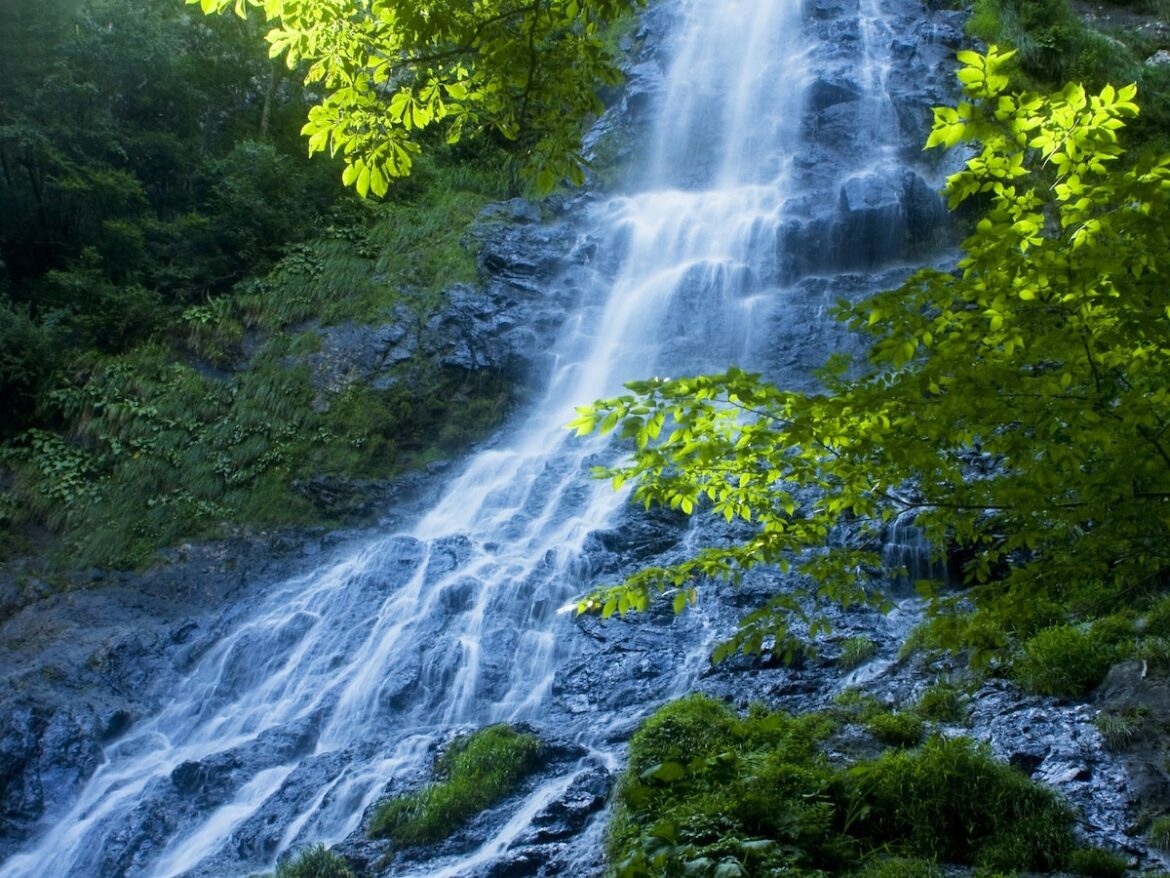 兵庫県で「夏に行きたい滝」ランキング！ 2位「天滝」、1位は？【2025年調査】 - All About ニュース