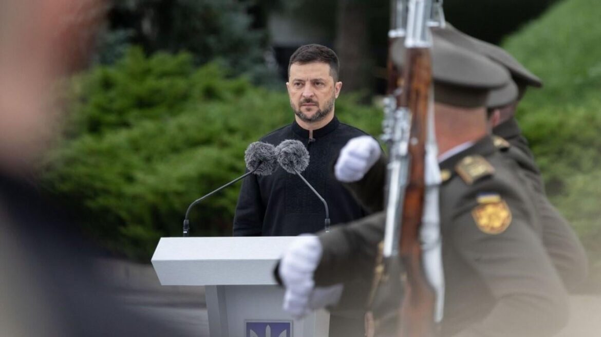 Zelenskyy：ウクライナはロシアを攻撃する許可を必要としません