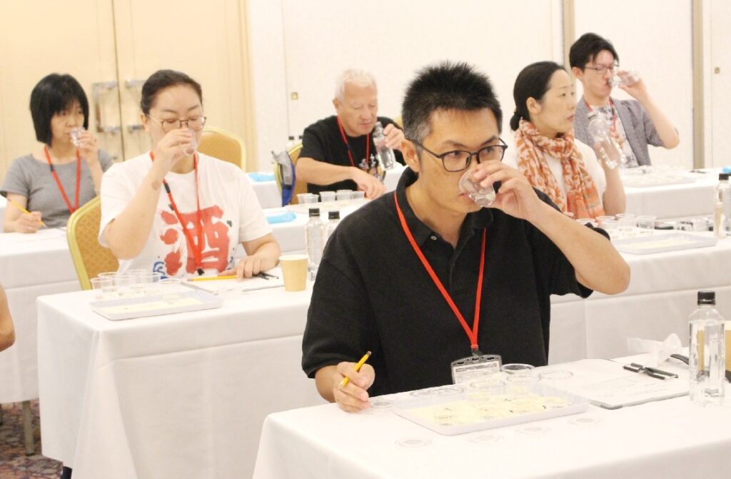 大分市で全国きき酒選手権県大会　76人が７種類の酒を飲み比べ - 大分のニュースなら 大分合同新聞プレミアムオンライン Gate