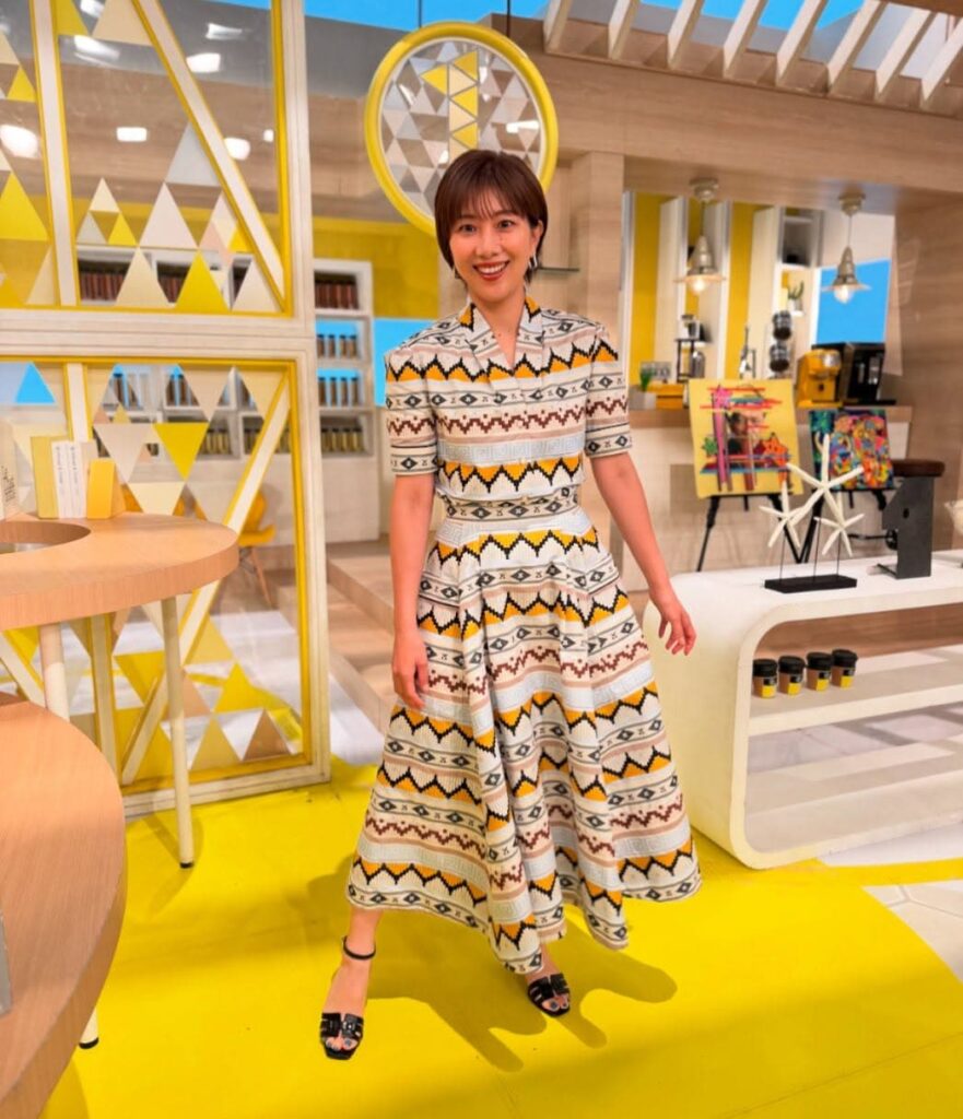 「ジャマイカ?ペルー?笑」潮田玲子、カラフル衣装にツッコミ続出!スタイル抜群すぎる全身ショットも話題 | 話題の投稿 | スポーツブル (スポブル) 「ジャマイカ?ペルー?笑」潮田玲子、カラフル衣装にツッコミ続出!スタイル抜群すぎる全身ショットも話題 | 話題の投稿 | スポーツブル (スポブル)