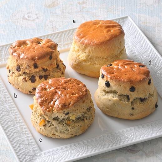 〈ブラウンズ・ホテル〉スコーン4種 a.プレーン/b.ピーカンナッツチョコ/c.アールグレイカシスオレンジ/d.ブルーベリー&クランベリー 各389円 ※パート2