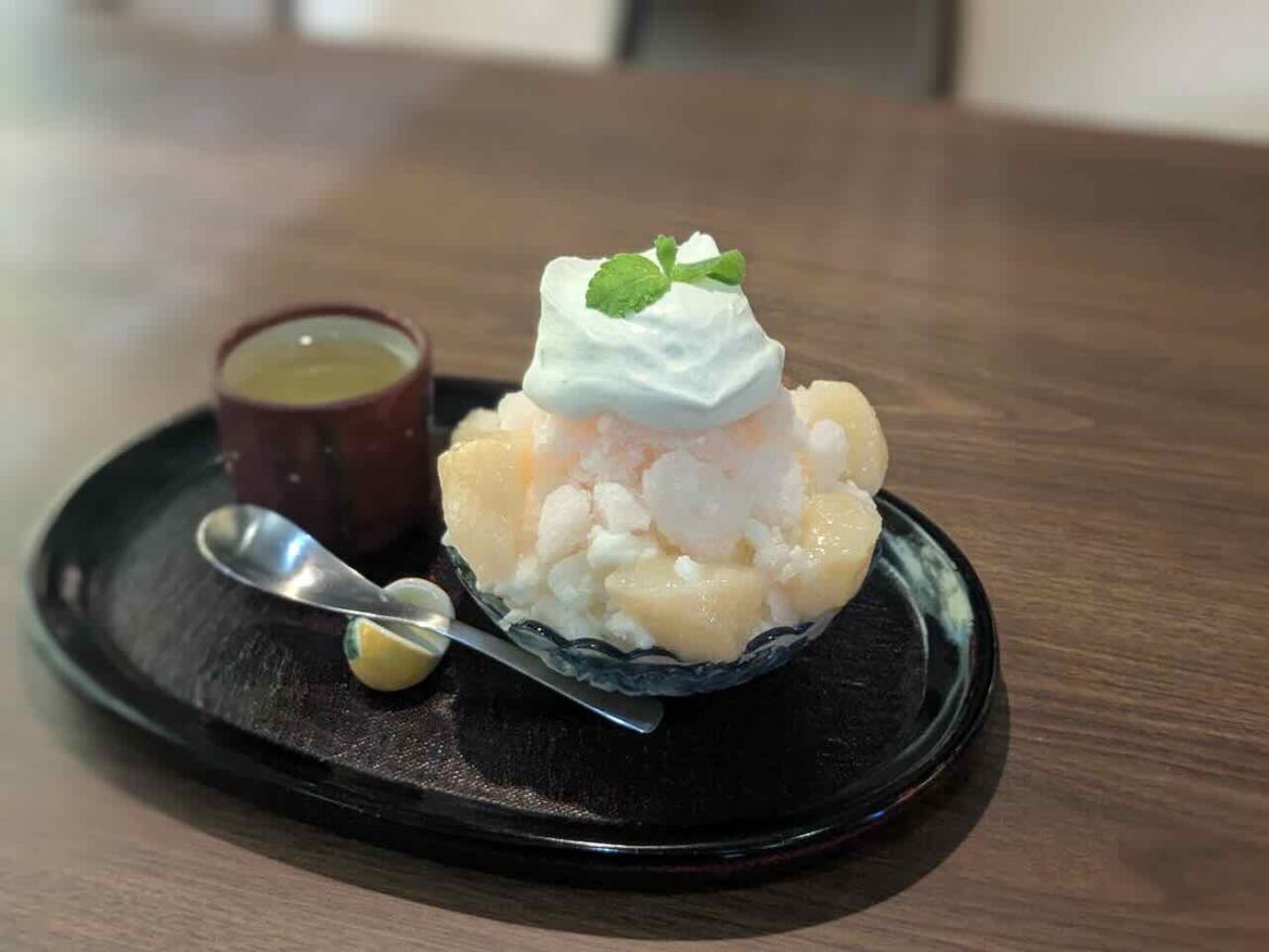【かき氷2025】「Verdure cafe（ヴェルデュールカフェ）」で、ざくざく楽しめるミルク氷を季節のフルーツとともに！ – みとん今治