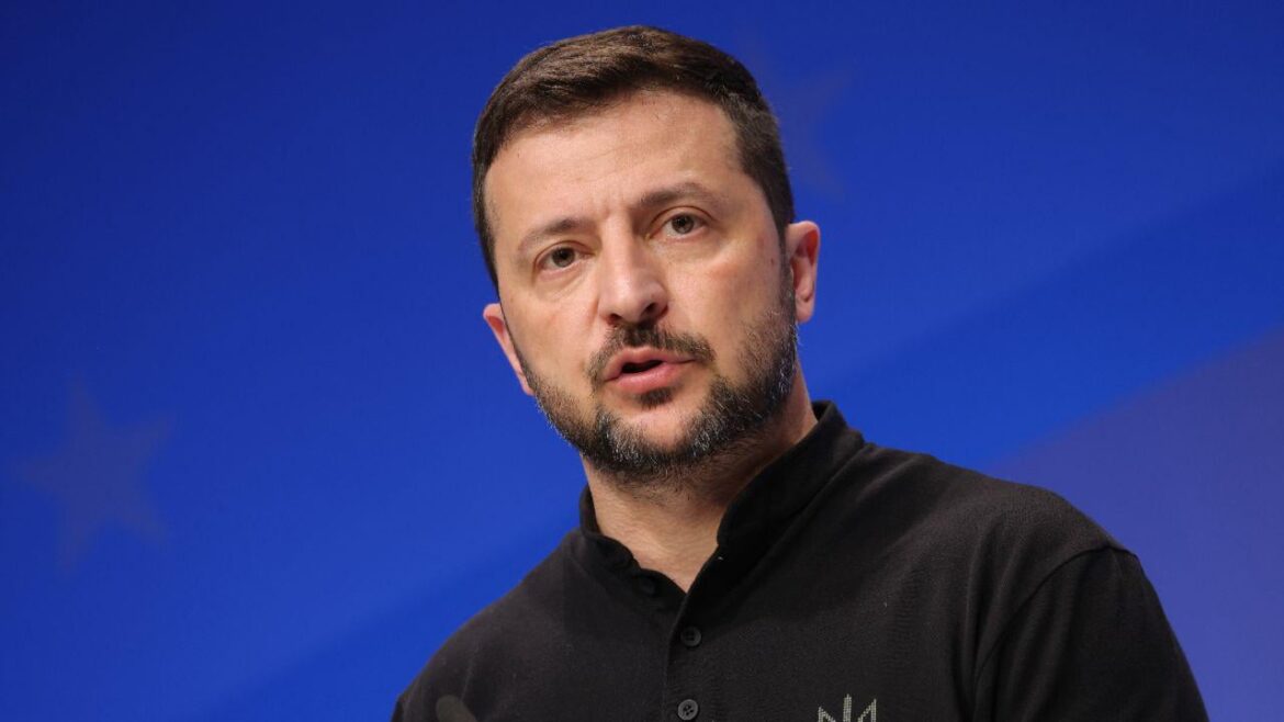 Zelenskyyは、ウクライナがドンバスからその部隊を引き離さないと主張する