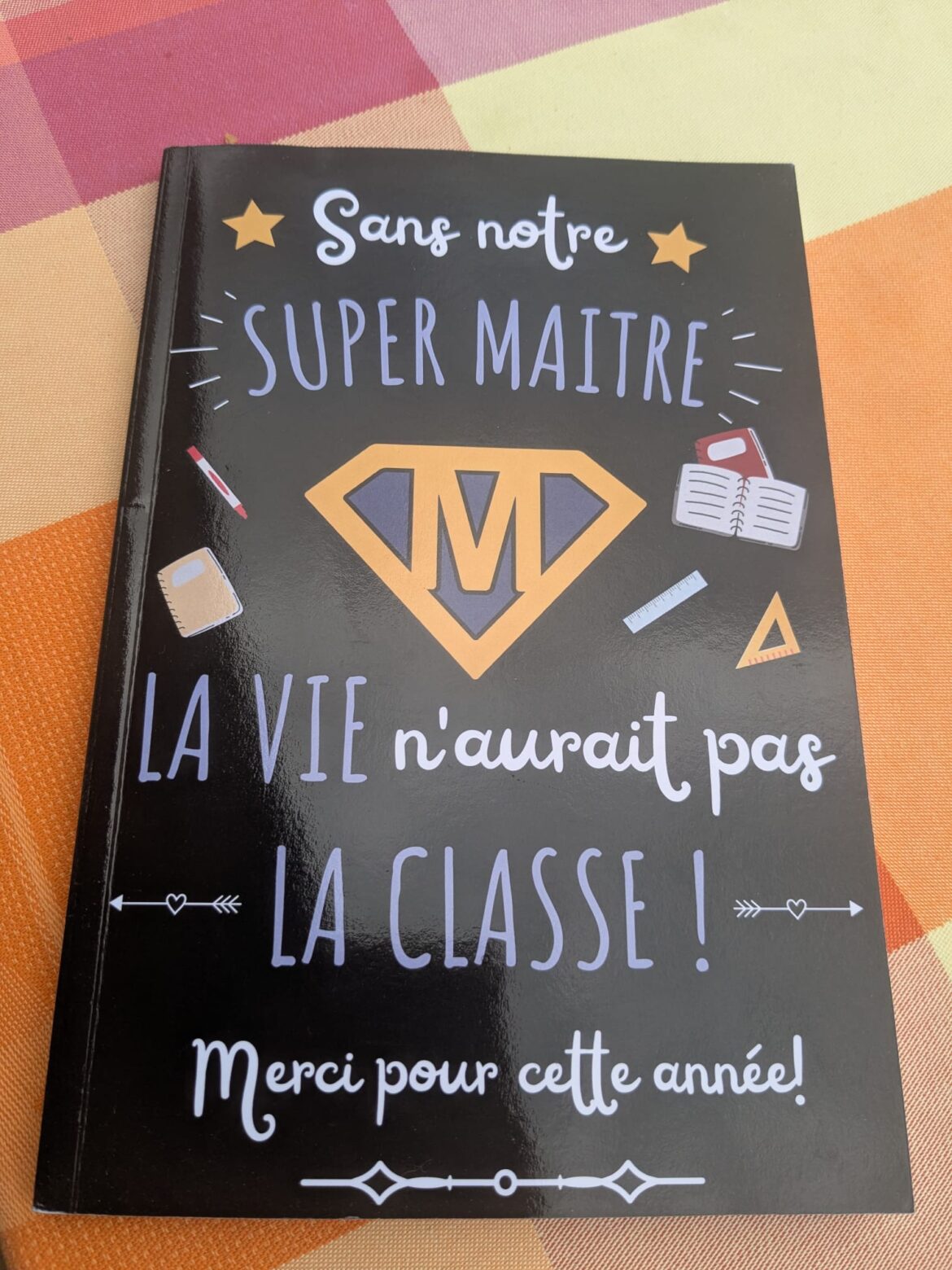 フランスの学校、先生へのプレゼント事情とは?|EXPAT by クーリエ・ジャポン フランスの学校、先生へのプレゼント事情とは?|EXPAT by クーリエ・ジャポン
