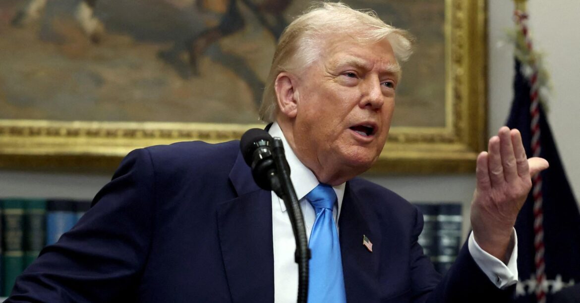 トランプは、核潜水艦がロシアの近くに移動するように命じます